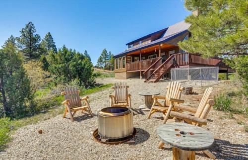 Long Valley Junction House | Duck creek Cabin With ac, Teslacharger, And Dog Enclosure