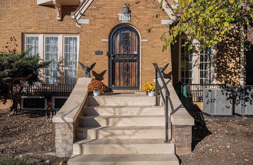 Dundee-Happy Hollow Historic District House | Dundee Gem, heated salt water pool, holiday décor