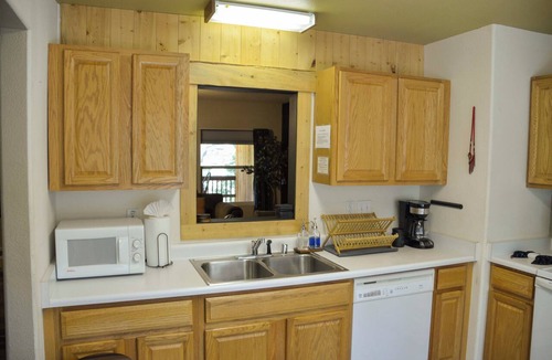 Drake Hotel | Duplex Cabin at The Woolly Bugger Inn (#15)