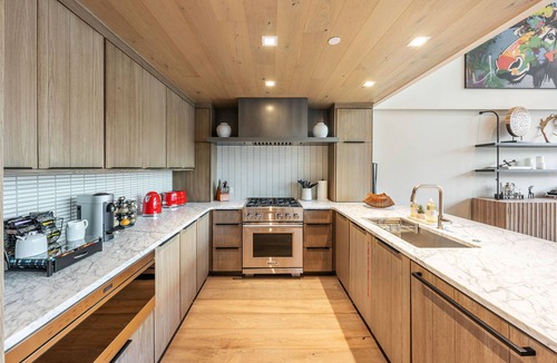 Jackson Condo | Eagle’s Perch - Top Floor 3 BR Luxury Residence