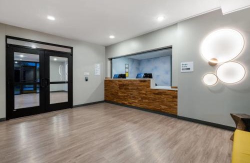 Aurora Hotel | ECHO Suites Extended Stay by Wyndham Aurora Denver