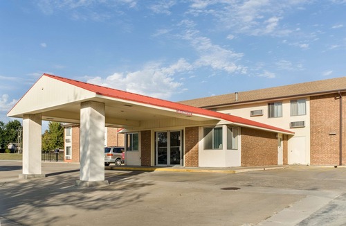 Emporia Hotel | Econo Lodge Emporia