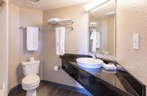 Fort Lupton Hotel | Econo Lodge Fort Lupton