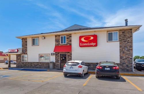 Hays Cabin | Econo Lodge Hays I-70