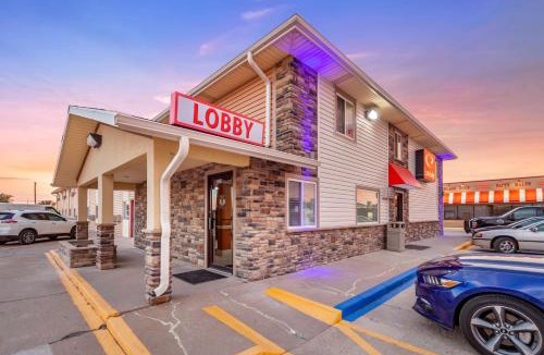 Hays Cabin | Econo Lodge Hays I-70