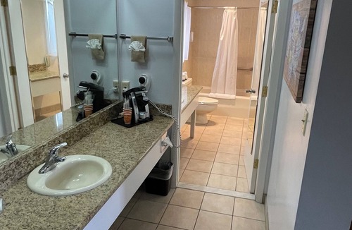Vernal Hotel | Econo Lodge Inn & Suites Vernal near Dinosaur Monument