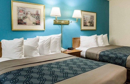 Sunset Hills Hotel | Econo Lodge Lawrence near University