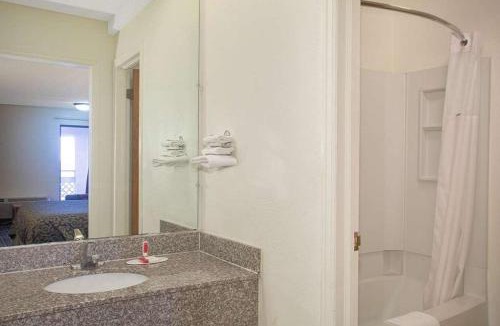 Wichita Hotel | Economy Hotel Wichita- Florence St