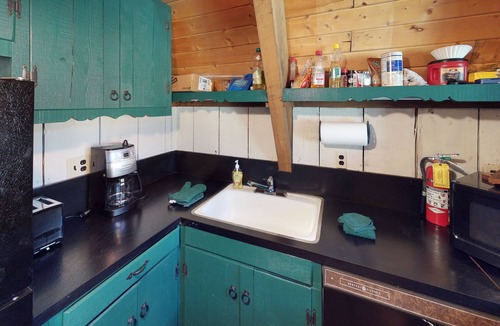 Red River Cabin | Elk Run A-Frame House with Hot Tub