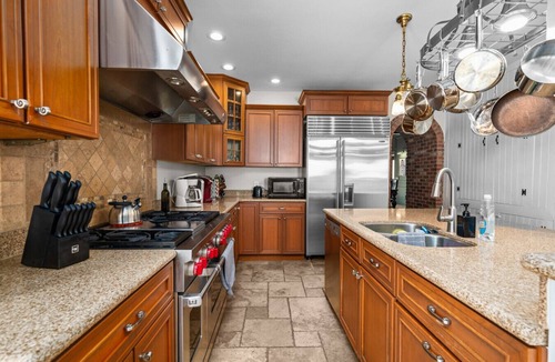 Elkader House | Emma Big Bear Suite at Elkader JailHouse Inn