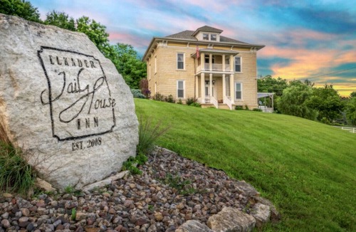 Elkader House | Emma Big Bear Suite at Elkader JailHouse Inn