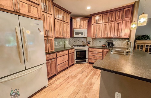 Phillips Resort | Enjoy 3 full-size units! Long Lake North – Luxury Lakeside Complex