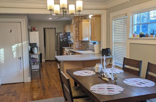 South Kansas City House | Entire House - safe area, 15 min walk to Streetcar!