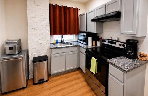 Southmoreland House | Entire Westport Duplex - Both Sides