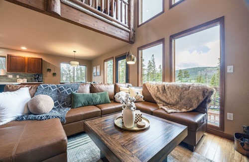 Valley of the Sun Cabin | Epic Views + Stargazing Net Hot Tub Sauna Luxury Vibes