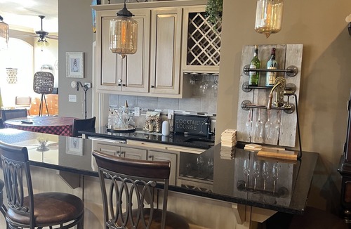 Greenwood House | Estate Home Hot Tub Beach view Wi-Fi 8 acres 5000 sqft 4 bd 3.5 bath