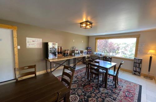 Estes Park Hotel | Estes Mountain Inn
