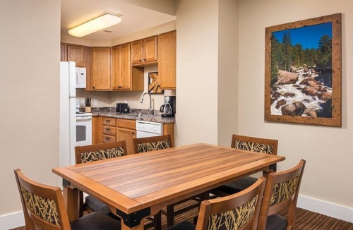 Estes Park Resort | Estes Park | Rocky Mtn Getaway | Hot Tub & Fireplace | 2BR