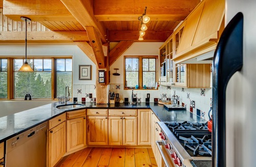 Red Cliff House | Evening Star: amazing mountain home in the Rockies near skiing