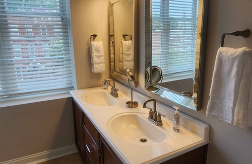 Mount Adams Condo | Excellent 2BR Condo: Roof Deck: Near Eden Park