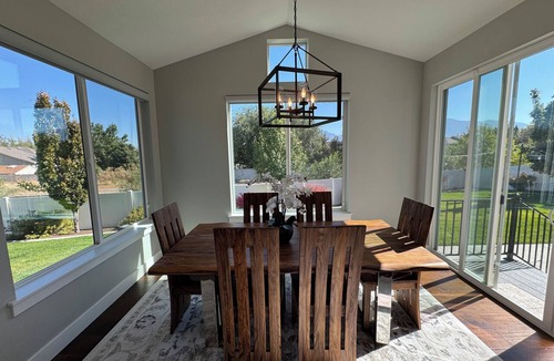 West Jordan House | Executive 4-bedroom house in West Jordan with hot tub - Mountains & ski resorts