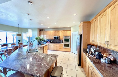 Draper House | Executive Family home in upscale area