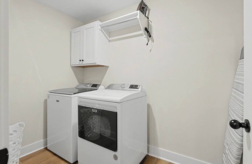 Greenwich House | Executive Home in Andover, 3 BR, Fully Furnished with Office and EV Charger