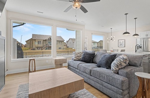 Greenwich House | Executive Home in Andover, 3 BR, Fully Furnished with Office and EV Charger