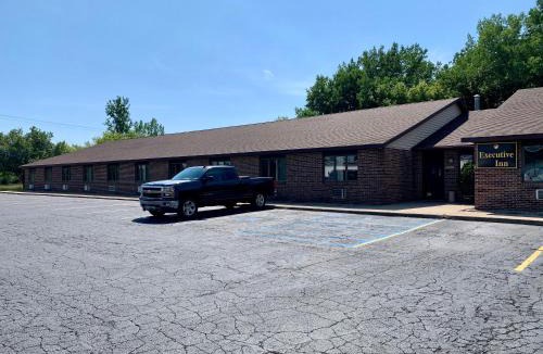 Cass City Hotel | Executive Inn