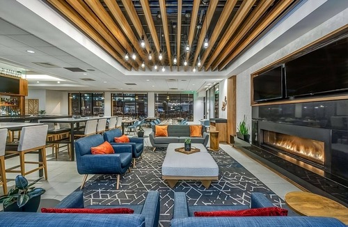 Downtown Denver Hotel | Experience Denver's Best! Pet-friendly Property!