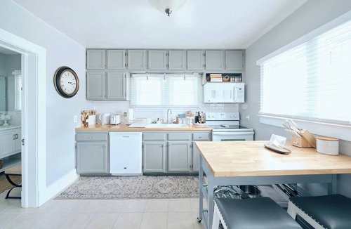 Sheridan House | Experience our elegantly renovated craftsman bungalow in Sheridan, a charming retreat just a two-block walk from historic downtown. Blending period character with modern comforts, this home comfortably fits 6 guests.
