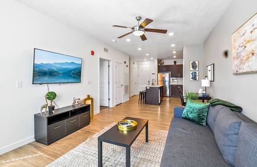 Draper Apartment | Experience South Valley charm, just a 9-min drive to Thanksgiving Point