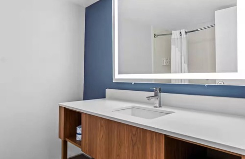 Cheyenne Hotel | Explore Downtown Cheyenne w/Deluxe One Queen Bed - Pet Friendly and w/Pool!