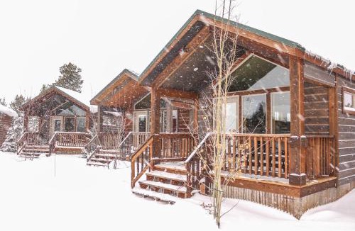 West Yellowstone Cabin | Explorer Cabins at Yellowstone