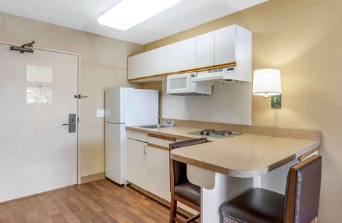 Naperville Hotel | Extended Stay America Select Suites Chicago Naperville East