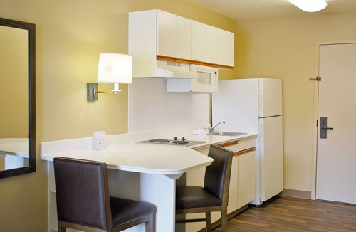 Overland Park Hotel | Extended Stay America Suites Kansas City Overland Pk Nall Av