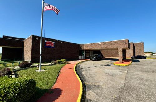 Hiawatha Hotel | FairBridge Inn Express Hiawatha