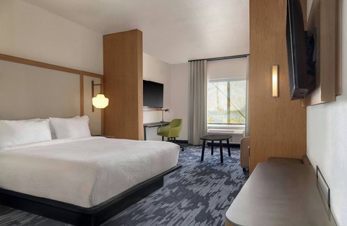 I-435 West KC-KS Hotel | Fairfield by Marriott Inn & Suites Kansas City at The Legends