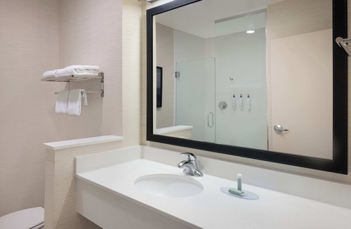 Lincoln Hotel | Fairfield Inn & Suites by Marriott Lincoln Southeast