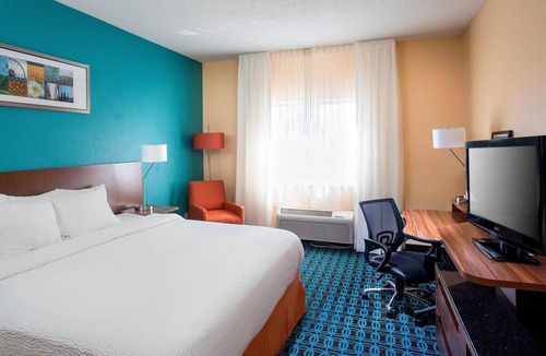 Peru Hotel | Fairfield Inn & Suites Peru