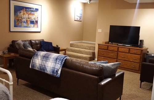 St. Marys House | Family Friendly 4 Bedroom, 3 Bath Family, Hot Tub and playground. Sleeps 12