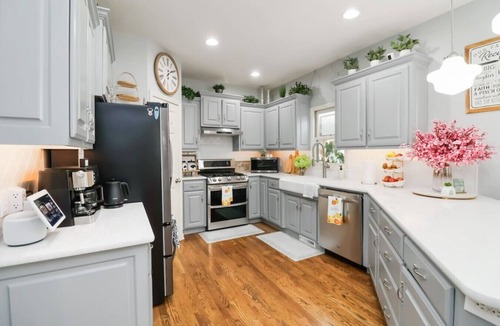 Papillion House | Family-Friendly 5BR Home w/Games & Massage Chair