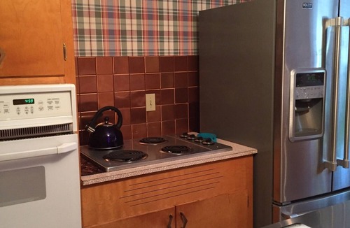 Manhattan House | Family friendly, close to downtown and restaurants , quiet neighborhood