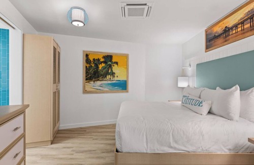I-435 West KC-KS Hotel | Family-Friendly, Island-Inspired Room Close to Legends Outlets - A Fun Getaway