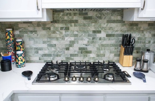 Farmington House | Family Fun, Movie Theater Games Full Kitchen Quiet Cul-de-Sac SUPERHOST