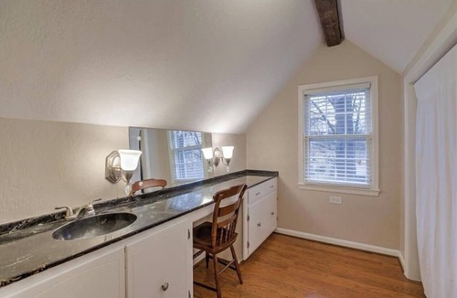 Roeland Park House | Family Home in the Heart of KC Minutes away from The Plaza, Westport, & P&L!