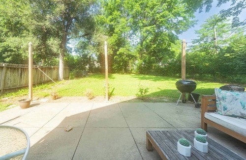 Roeland Park House | Family House w/Fenced Yard