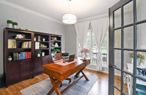 Papillion House | FamilyFriendly -5BR Home with Games & Massage Chair