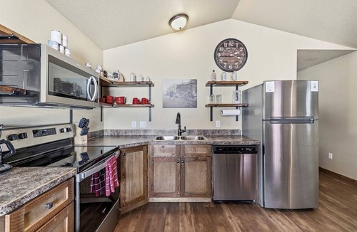 Island Park Cabin | Fantastic Old West Cabin with All Commodities in Island Park, Idaho