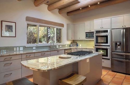 North Hills House | Fantastic Views, Two Primary Suites, Cozy Kivas